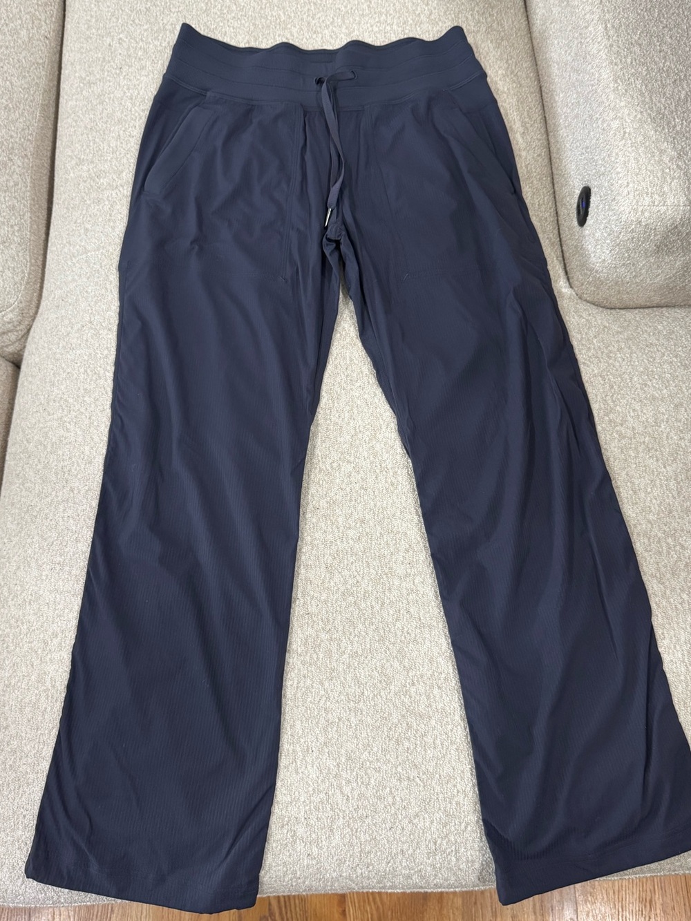 Lululemon Dance Studio Mid-Rise Pant *Short *Black Night (Size 8)